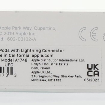 Apple Wired EarPods with Lightning Connector Apple Wired EarPods with Lightning Connector