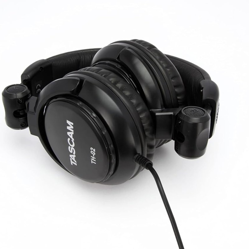 TASCAM TH02-B Closed-Back Stylish Headphone, Black TASCAM TH02-B Closed-Back Stylish Headphone, Black