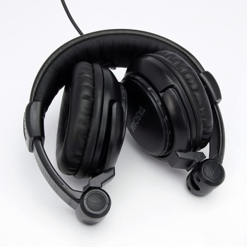 TASCAM TH02-B Closed-Back Stylish Headphone, Black TASCAM TH02-B Closed-Back Stylish Headphone, Black