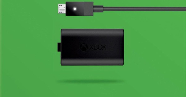 Microsoft Official Xbox One Play and Charge Kit (Xbox One)
