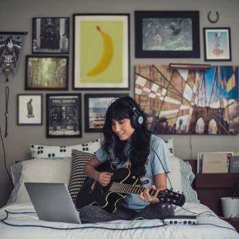 AKG K72 Closed Back Studio Headphones, Black, Pack of 1 AKG K72 Closed Back Studio Headphones, Black, Pack of 1