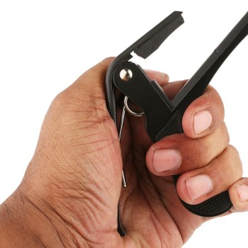 Ju�rez JRZ250 One Handed Trigger Guitar Metal Capo Quick Change for Ukulele, Electric and Acoustic Guitars, Black Ju�rez JRZ250 One Handed Trigger Guitar Metal Capo Quick Change for Ukulele, Electric and Acoustic Guitars, Black