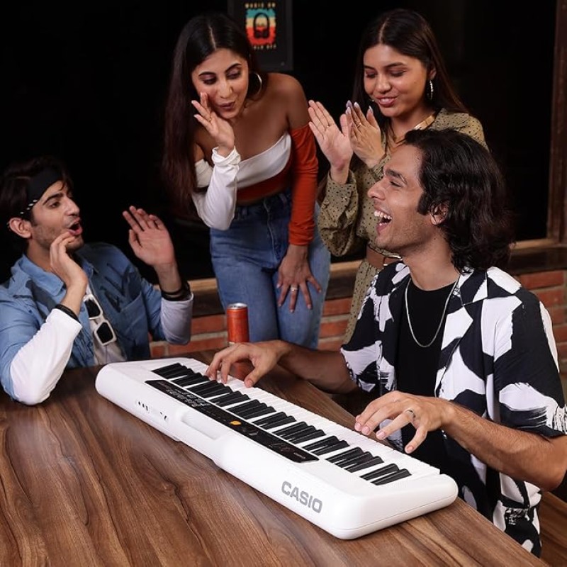 Casio CT-S200 61-Key Portable Keyboard, White Casio CT-S200 61-Key Portable Keyboard, White