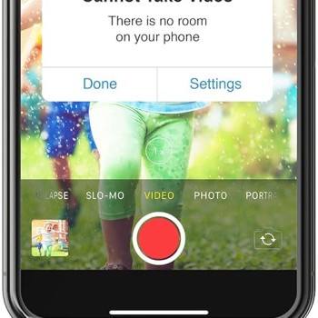 SanDisk 64GB iXpand Flash Drive Go for iPhone and iPad - SDIX60N-064G-GN6NN, Black